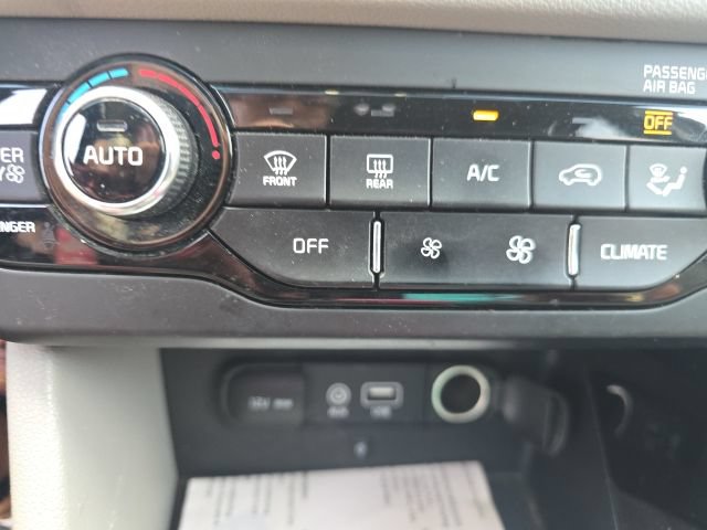 Used 2019 Kia Niro Touring FWD image 19