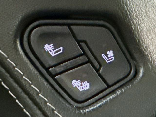 Used 2018 Chevrolet Tahoe Premier AWD/4WD image 22