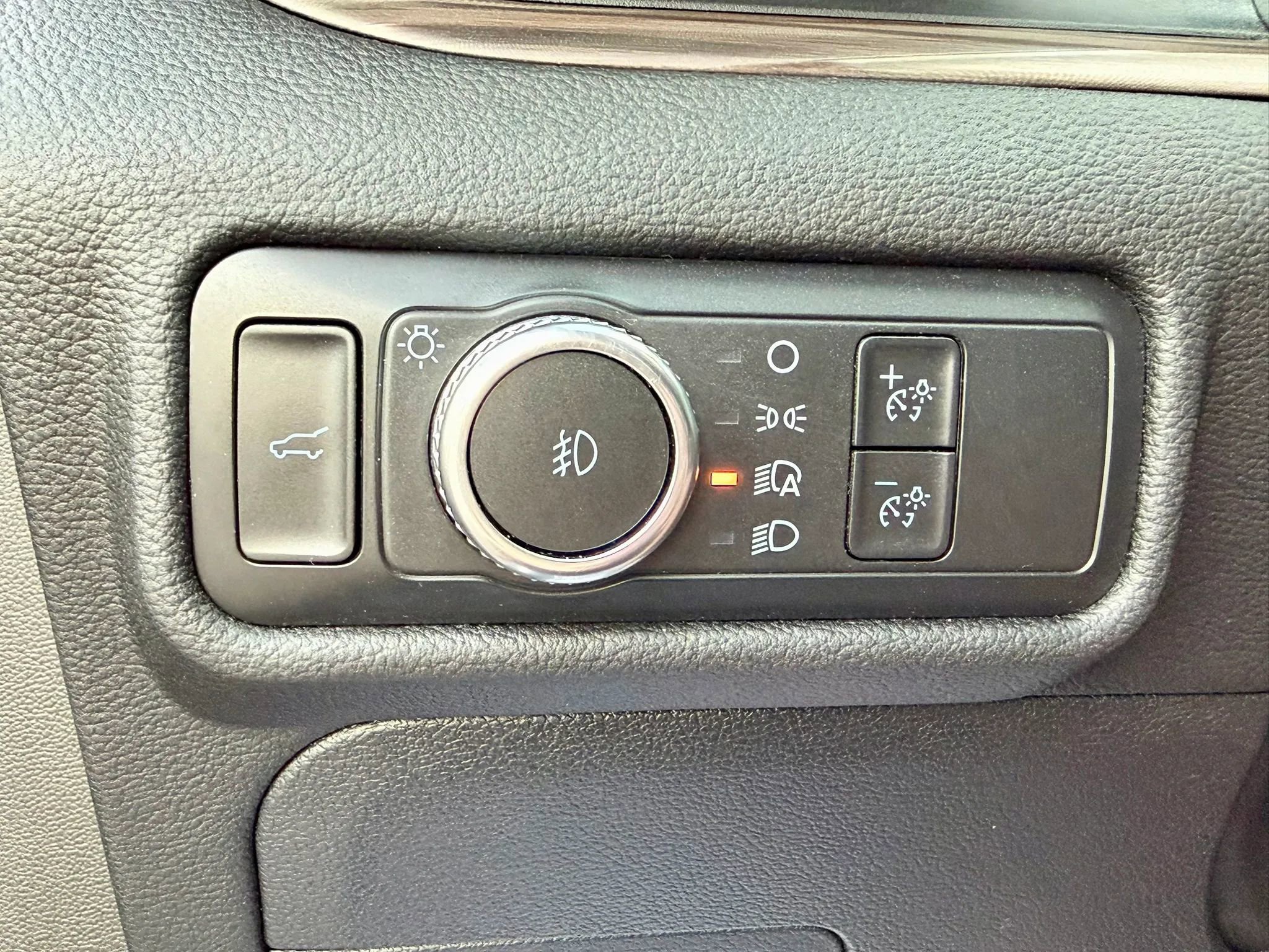 Used 2022 Ford Explorer Limited RWD image 37