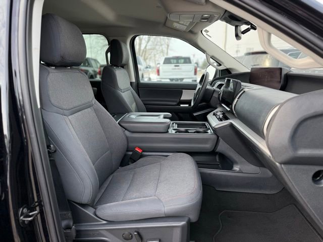 Used 2025 Ford Expedition Active image 16