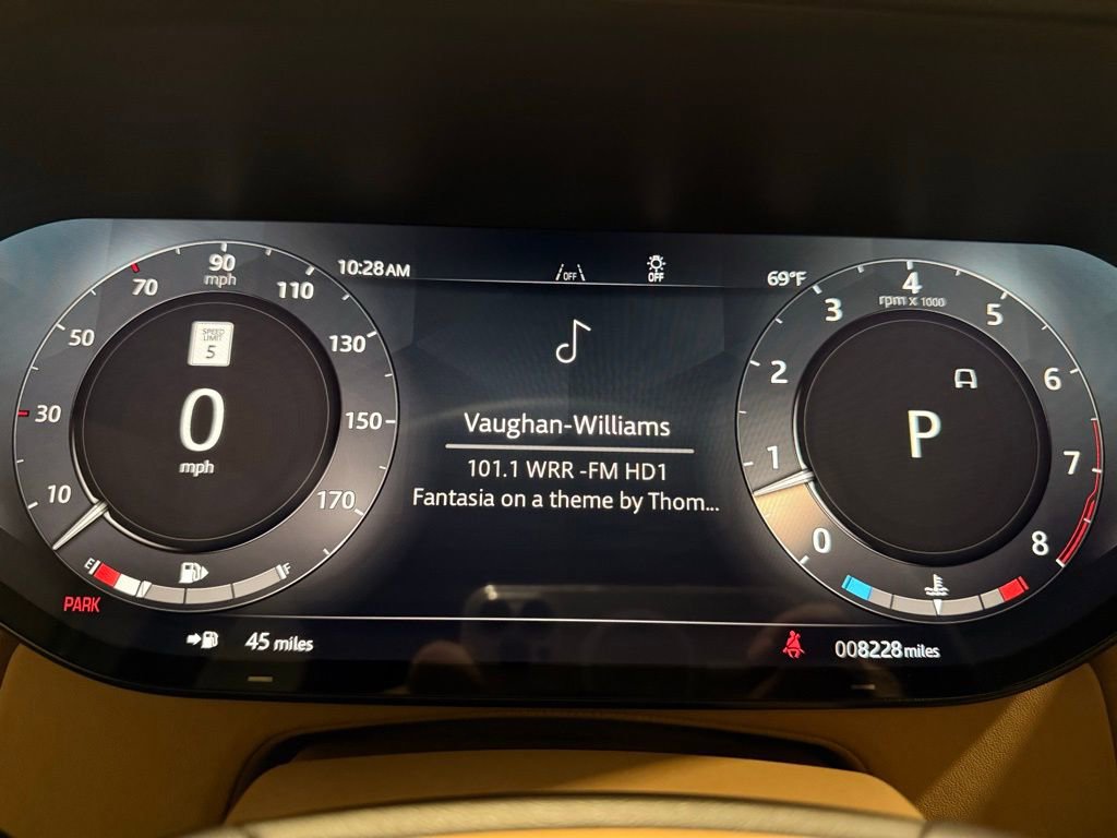 Used 2025 Land Rover Range Rover SE image 17