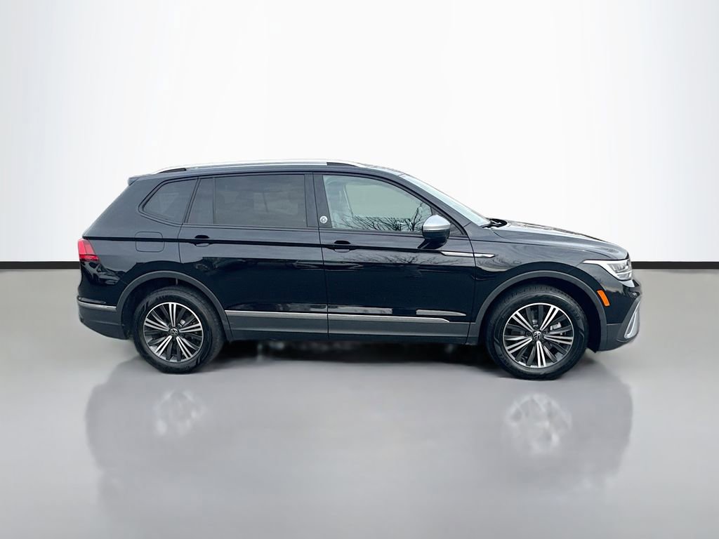 Used 2024 Volkswagen Tiguan SE image 8