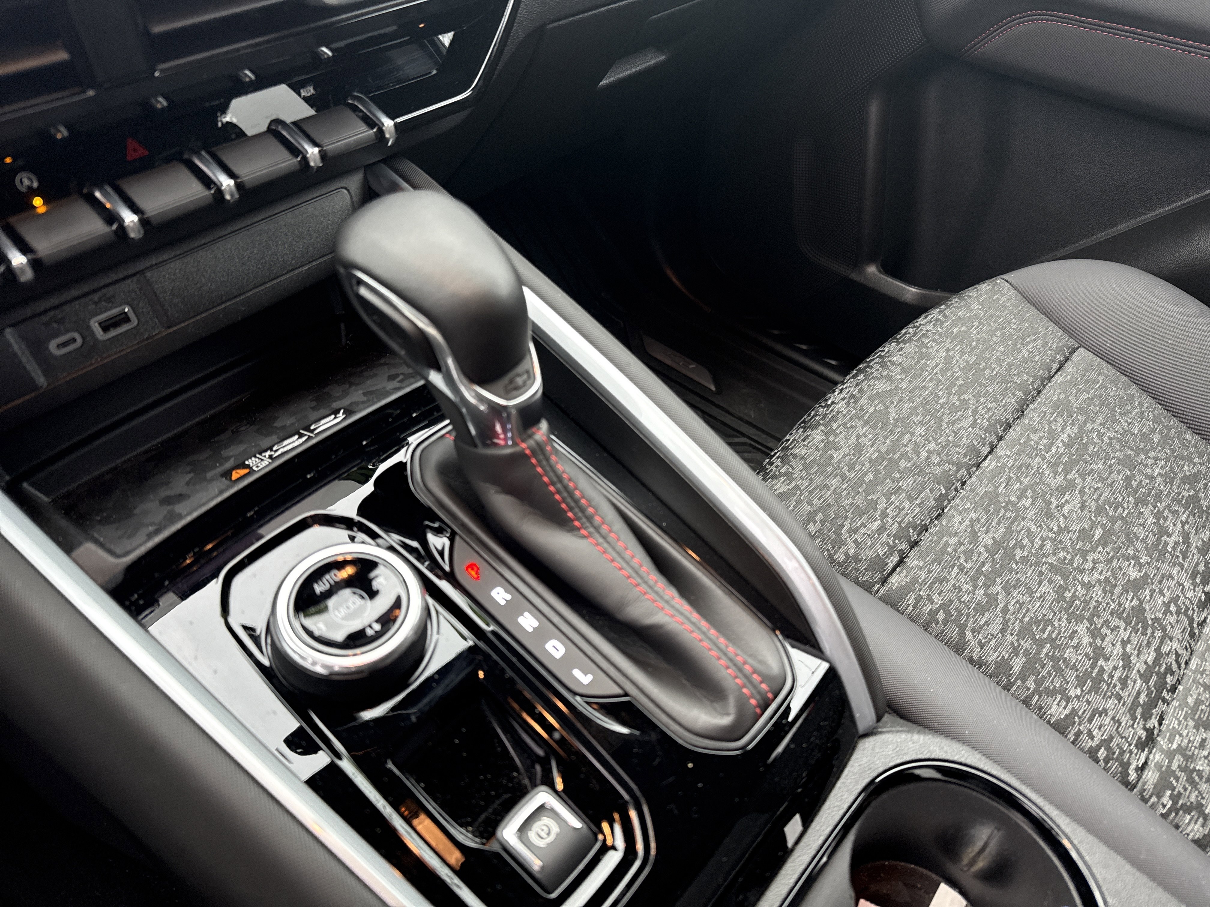 Used 2025 Chevrolet Colorado Z71 w/ Midnight Edition image 22