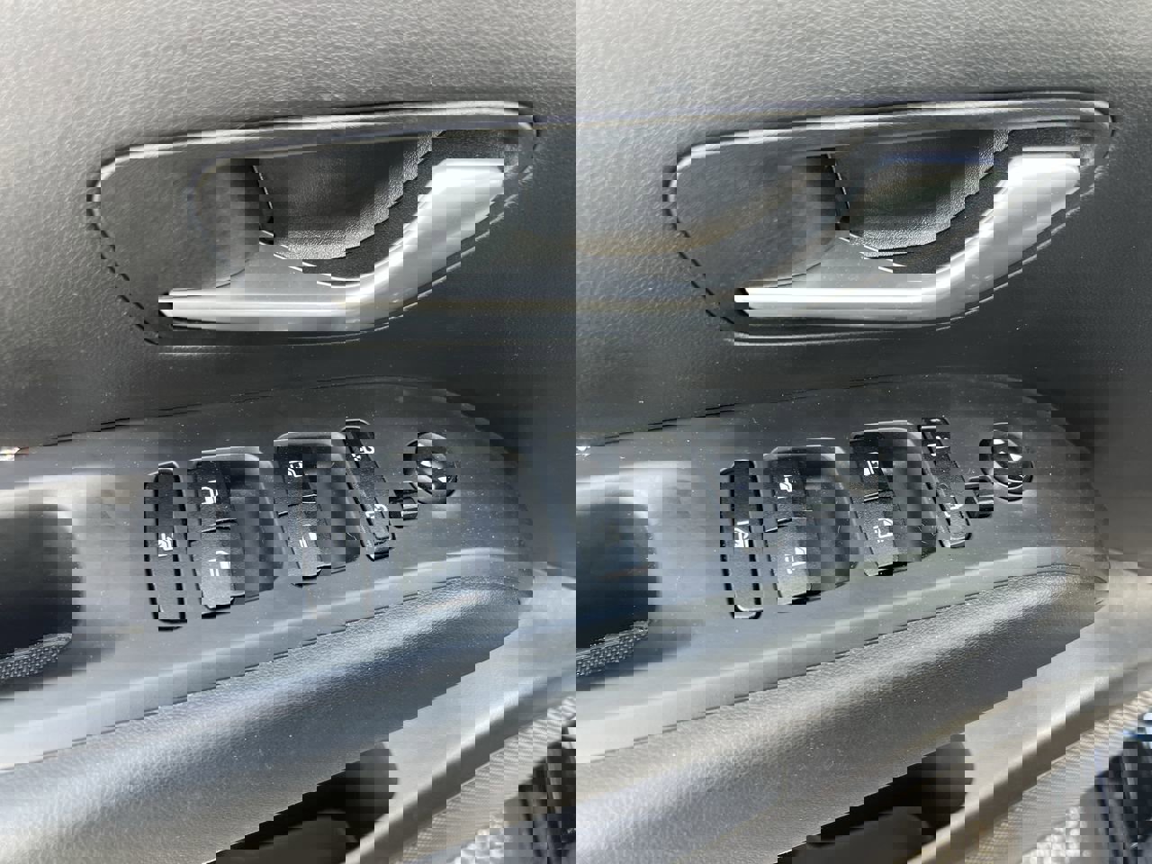 Used 2023 Hyundai Tucson SE image 15