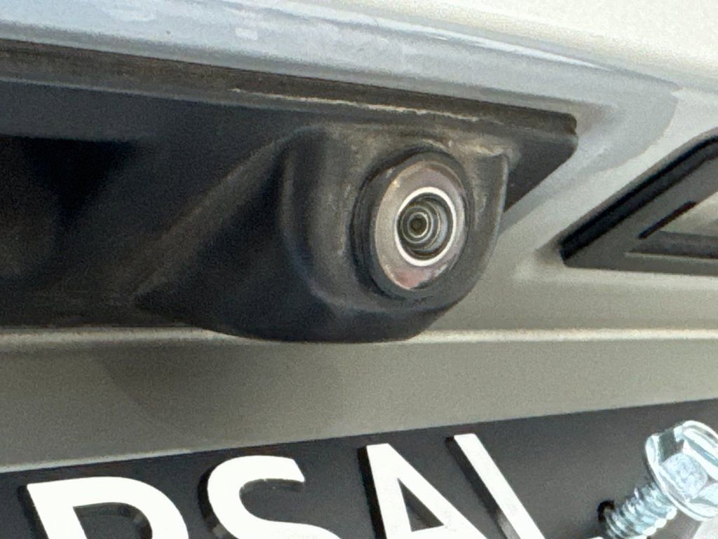 Used 2018 BMW X6 sDrive35i w/ Driving Assistance Package image 24