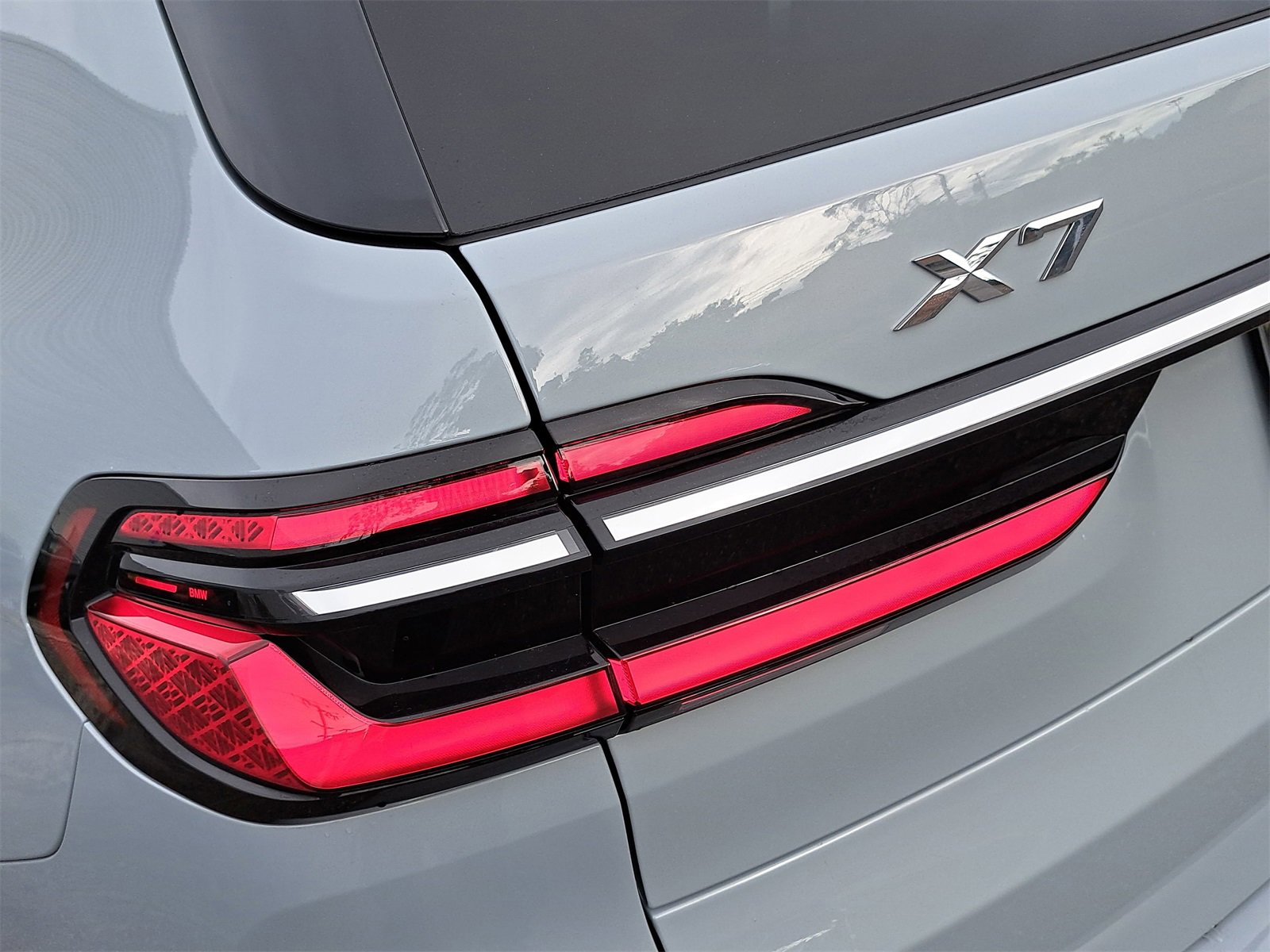 Used 2024 BMW X7 xDrive40i w/ M Sport Package image 39