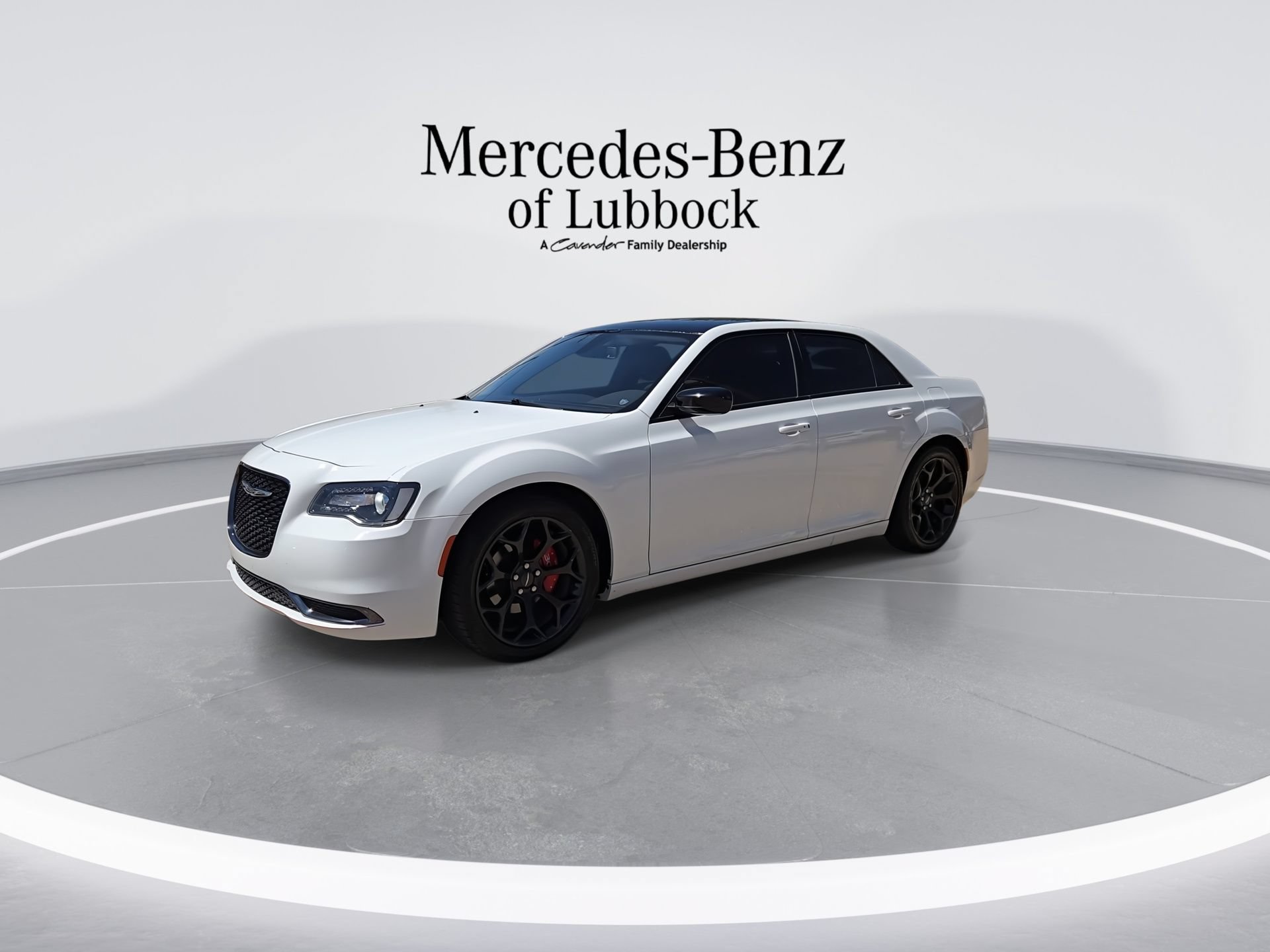 Used 2019 Chrysler 300 Touring w/ Sport Appearance Package RWD image 4
