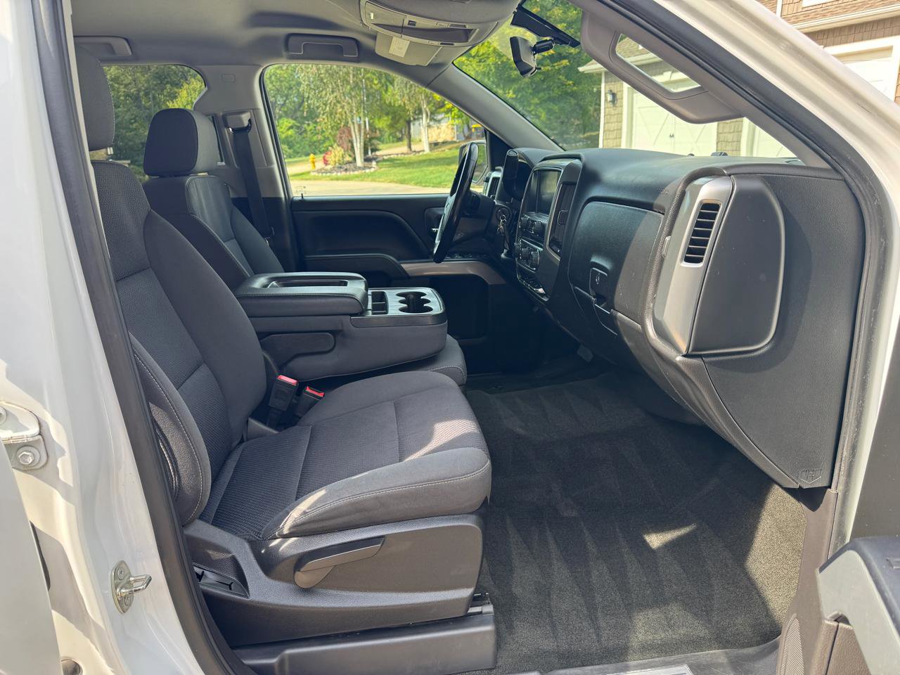 Used 2018 Chevrolet Silverado 1500 LT w/ All Star Edition AWD/4WD image 17