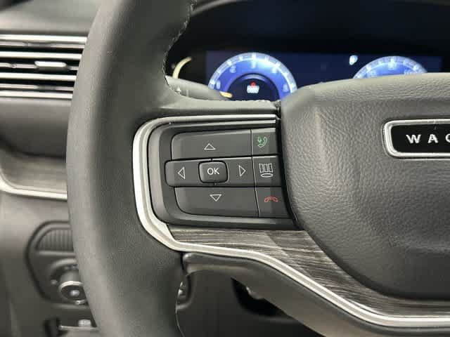 Used 2024 Jeep Wagoneer L Series II w/ Flexible Seating Group RWD image 17