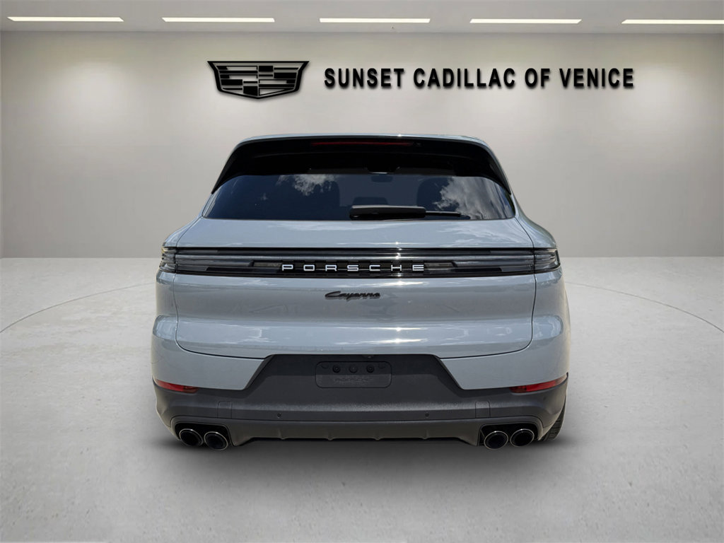 Used 2025 Porsche Cayenne E-Hybrid AWD/4WD image 37
