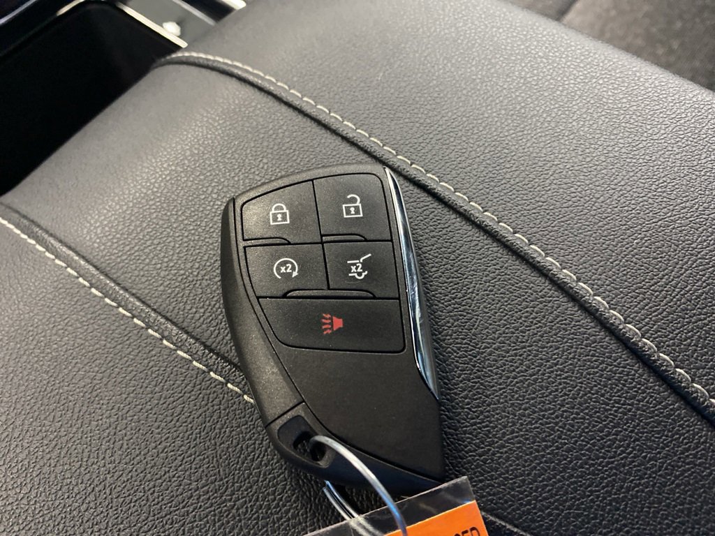 Used 2025 Chevrolet Traverse LT image 33