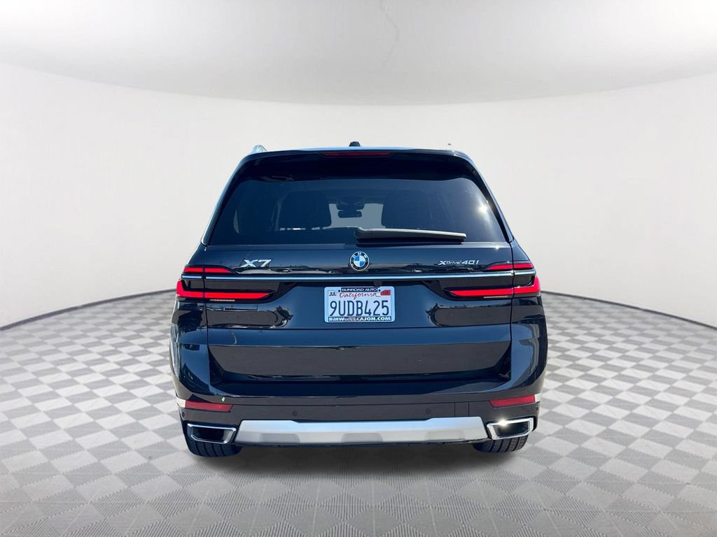 Used 2025 BMW X7 xDrive40i w/ Premium Package AWD/4WD image 5