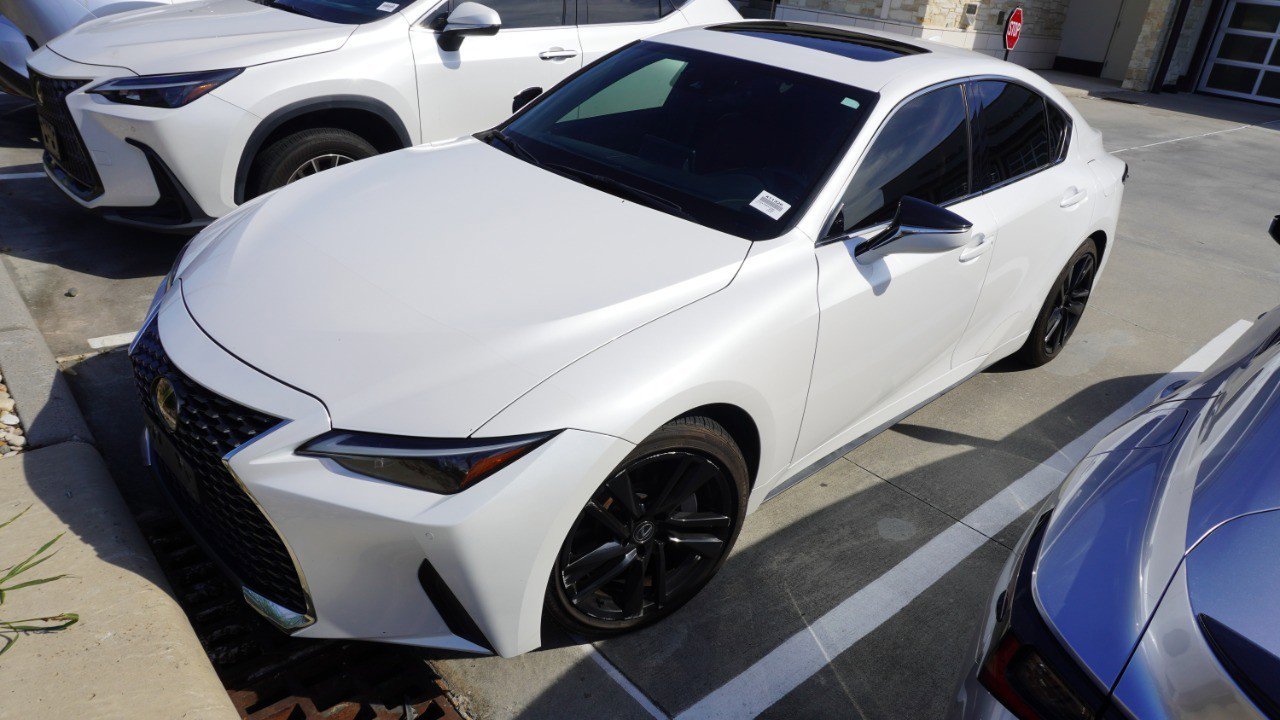 Used 2023 Lexus IS 300 w/ Comfort Package RWD image 2