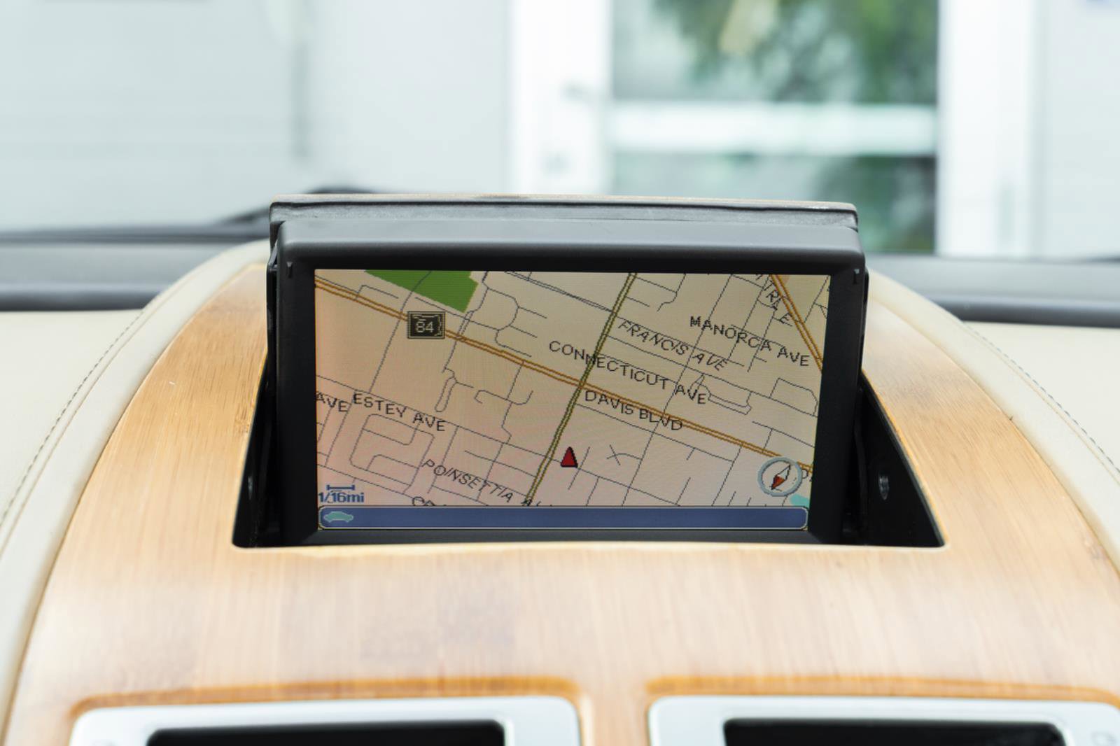 Used 2006 Aston Martin DB9 Volante image 16