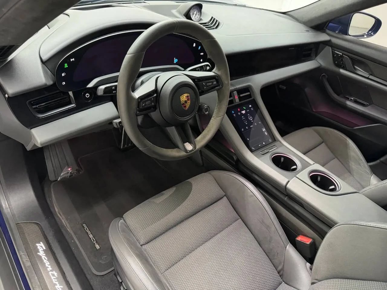 Used 2021 Porsche Taycan Turbo S AWD/4WD image 9