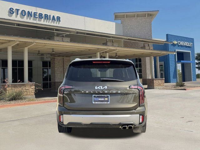 Used 2025 Kia Telluride EX w/ EX Captain's Chair Package FWD image 6