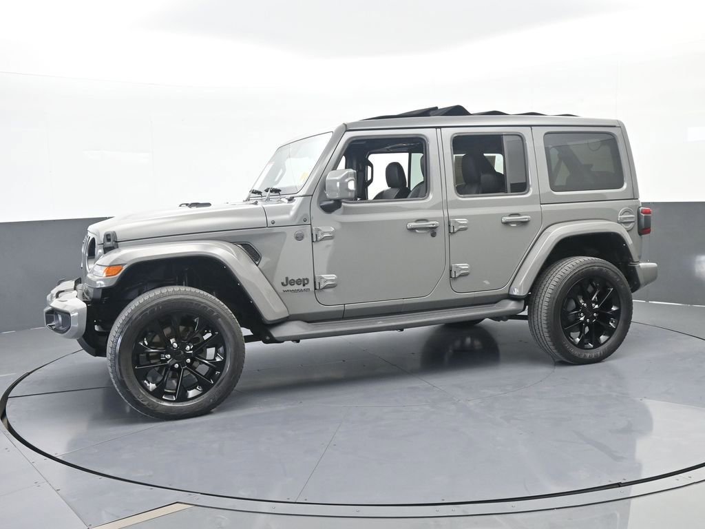 Used 2022 Jeep Wrangler Unlimited Sahara AWD/4WD video 2
