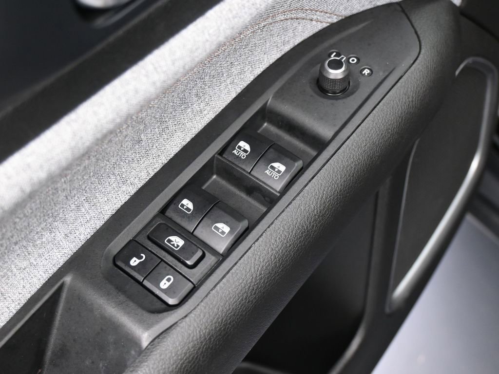 Used 2024 Jeep Compass Latitude image 14