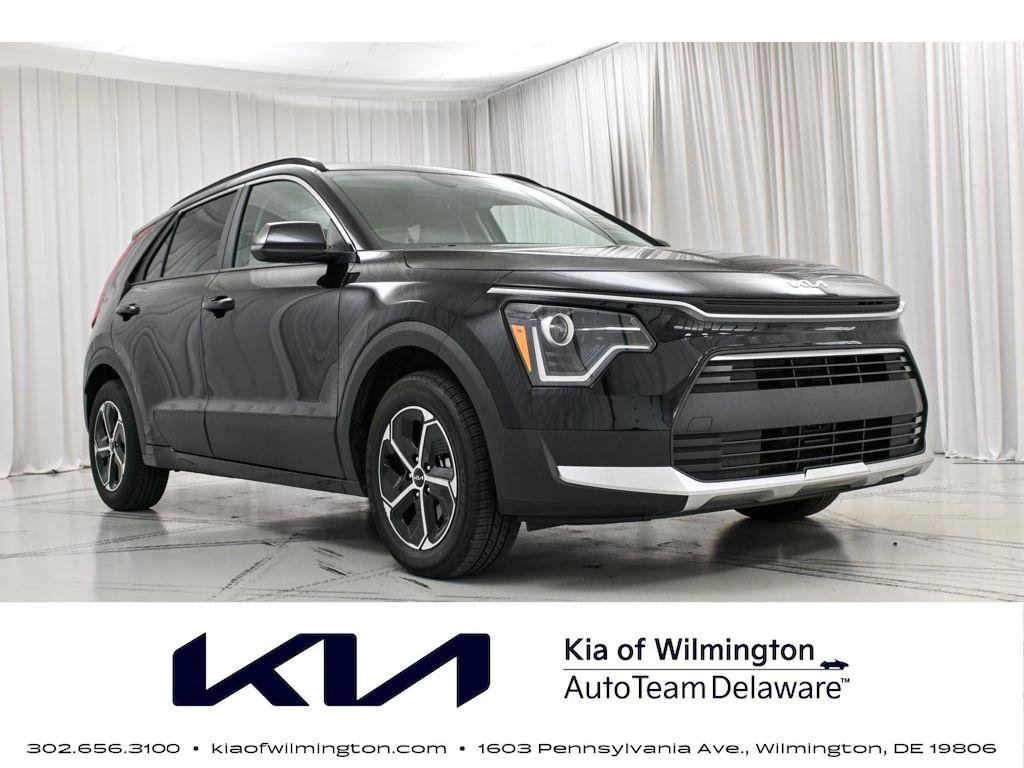 Used 2025 Kia Niro LX FWD image 1