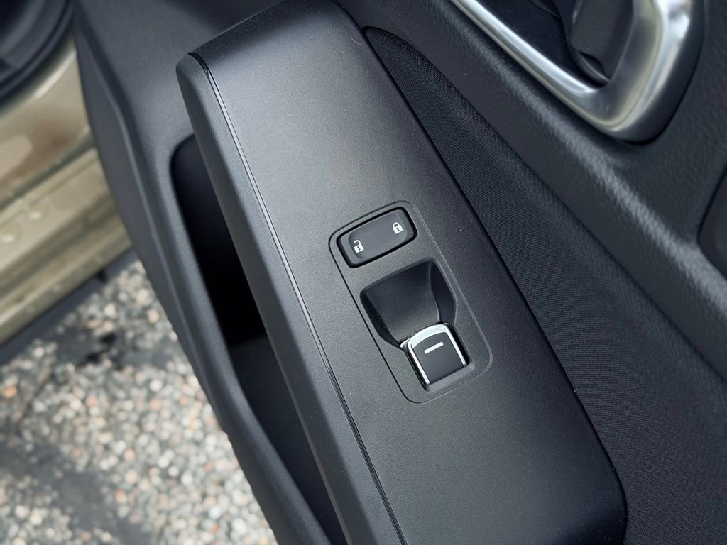 Used 2025 Honda Civic Sport image 13