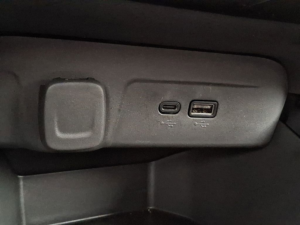 Used 2025 Chevrolet Trax RS image 22