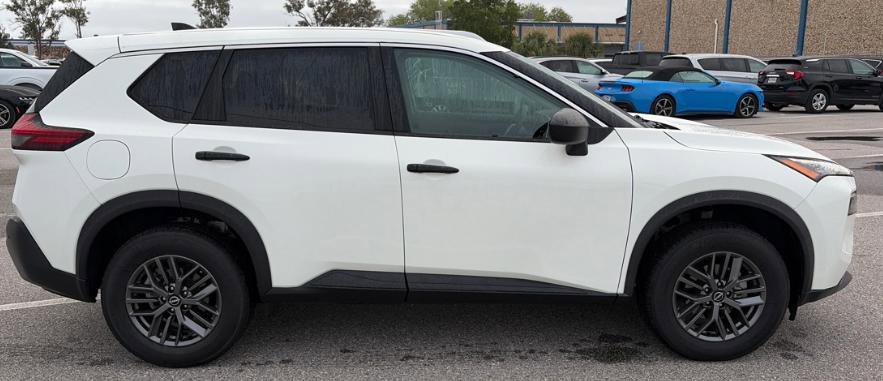 Used 2023 Nissan Rogue S FWD image 4