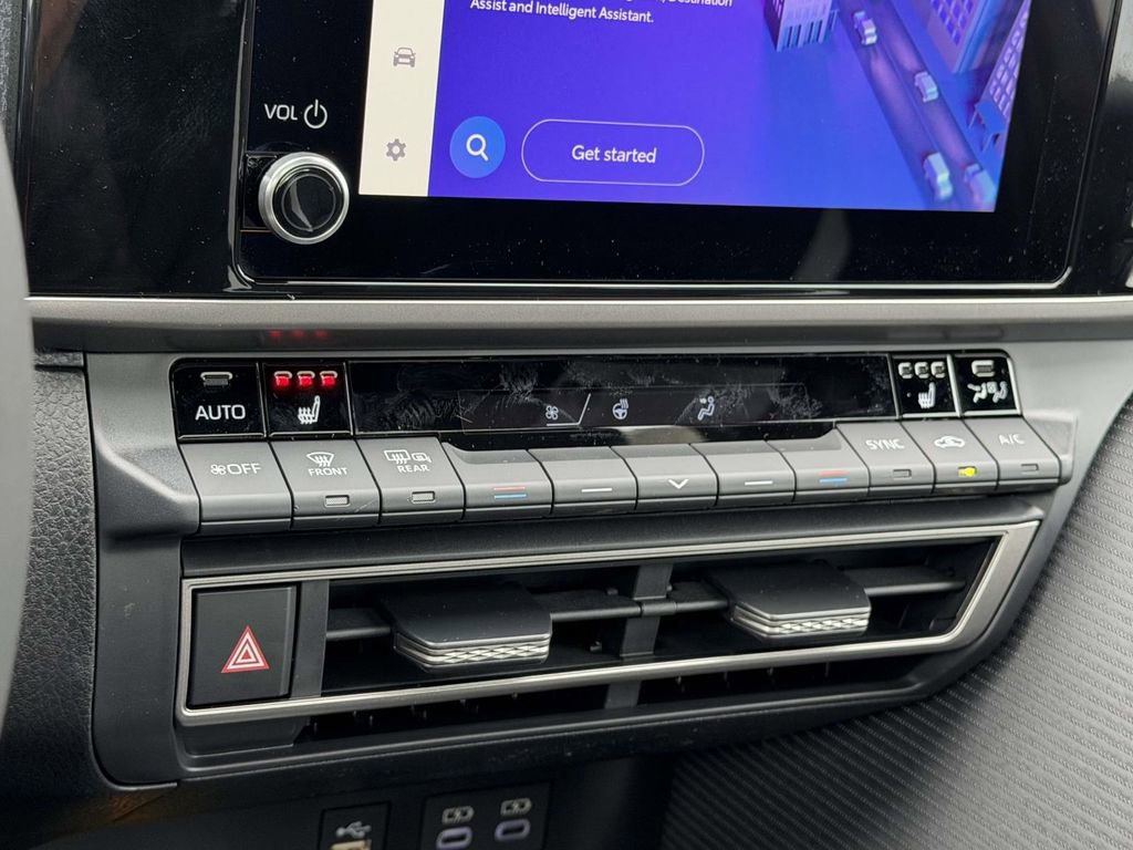 New 2026 Toyota Camry SE w/ Convenience Package FWD image 5