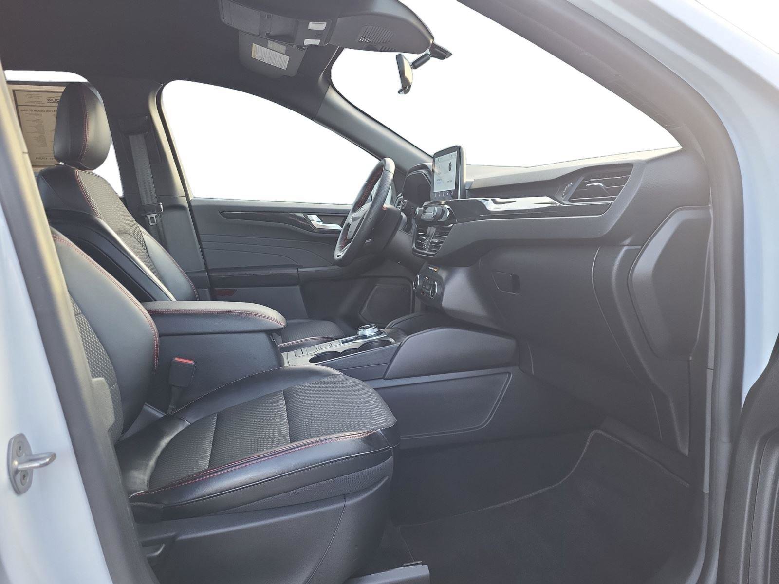 Used 2023 Ford Escape ST-Line image 25