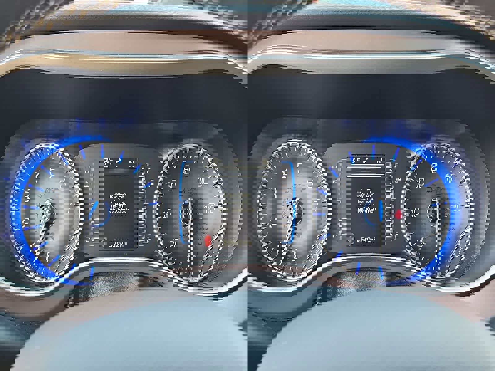 Certified 2023 Chrysler Voyager LX image 32