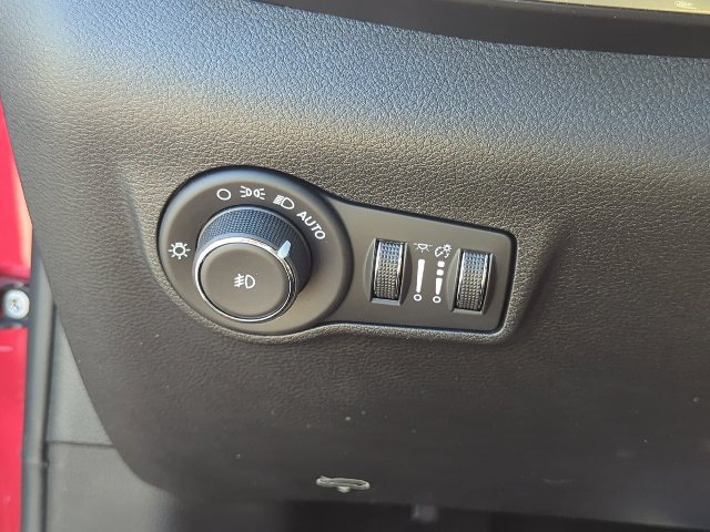 Used 2025 Jeep Compass Latitude AWD/4WD image 20