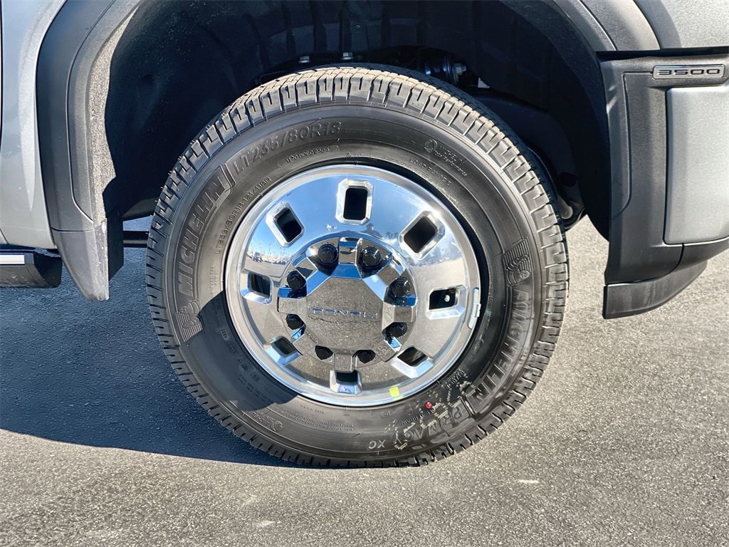 New 2026 GMC Sierra 3500 Denali Ultimate image 43