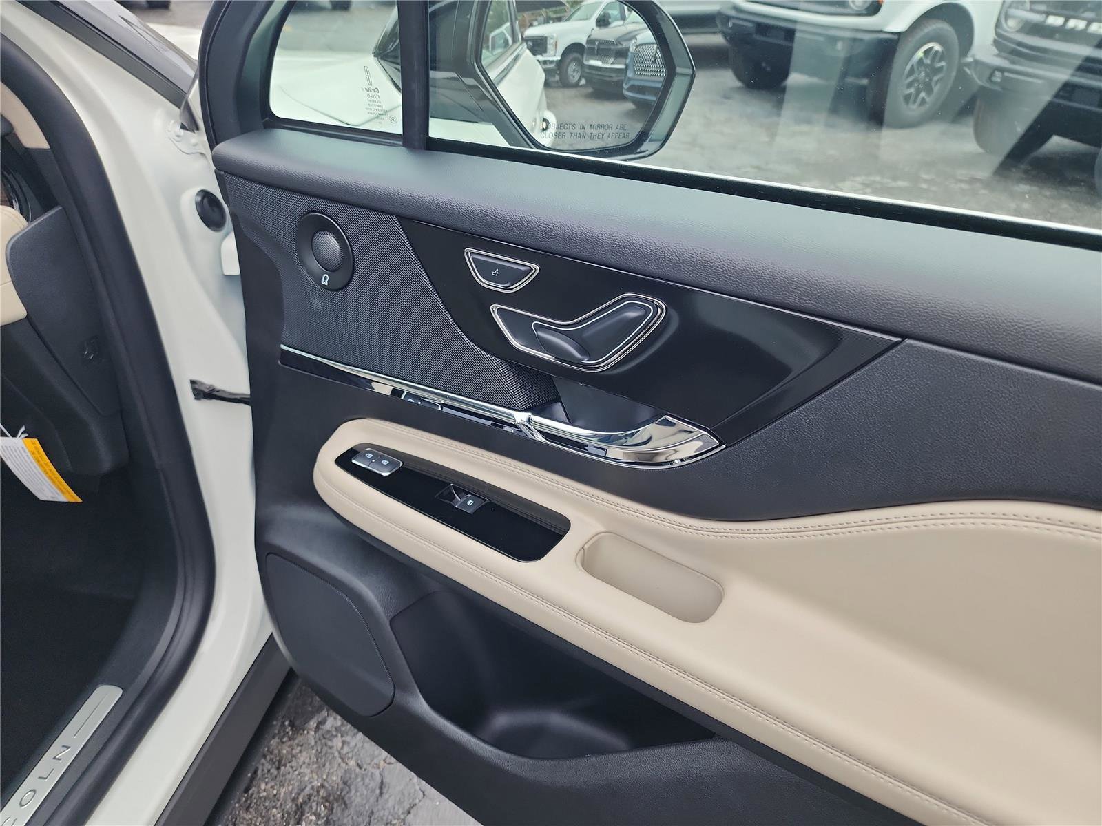 New 2026 Lincoln Corsair Reserve image 24