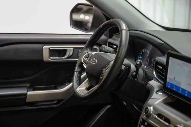 Used 2021 Ford Explorer XLT w/ Equipment Group 202A image 22