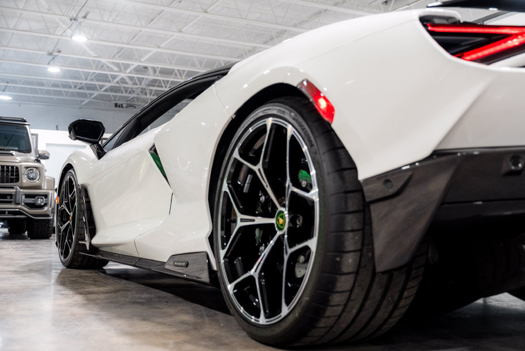 Used 2025 Lamborghini Revuelto AWD/4WD image 30