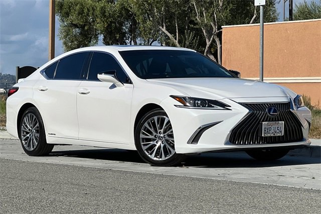 Used 2021 Lexus ES 300h w/ Premium Package