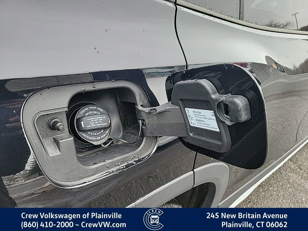 Certified 2025 Volkswagen Tiguan S image 32