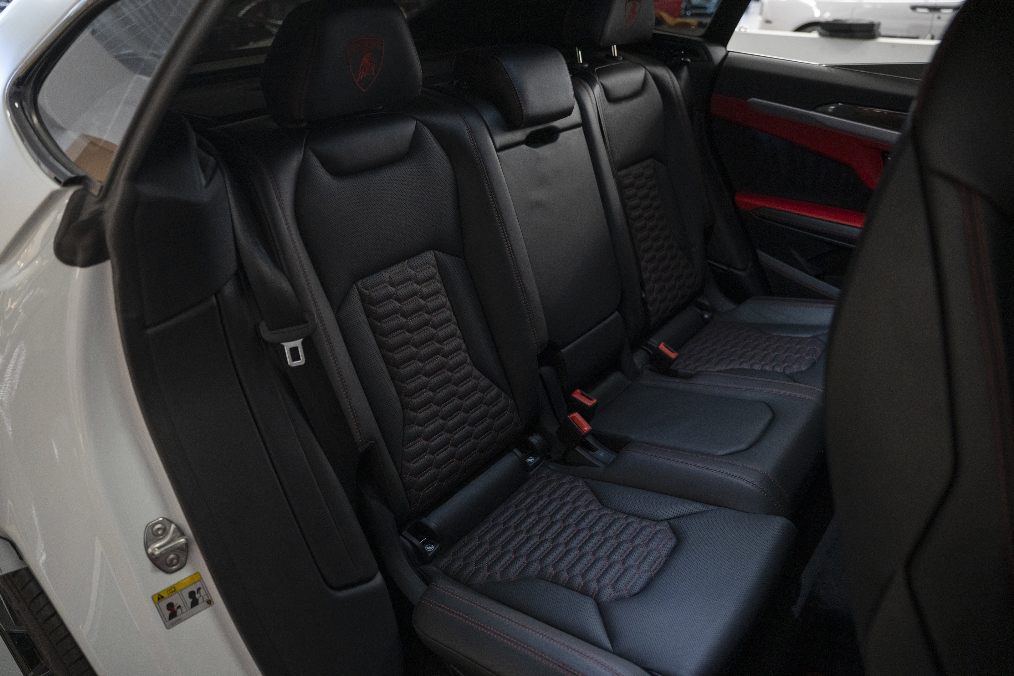 Used 2021 Lamborghini Urus AWD image 34