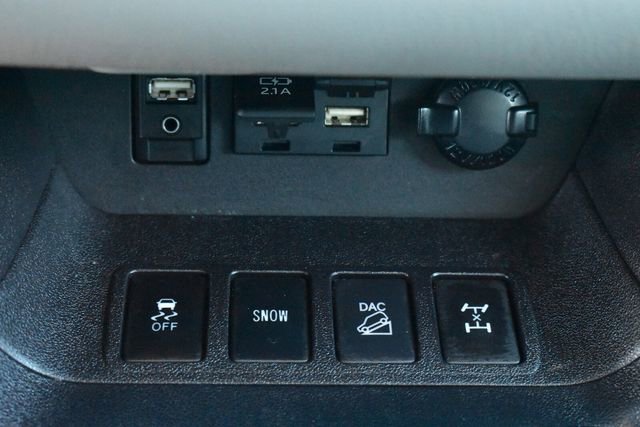 Used 2019 Toyota Highlander XLE image 35