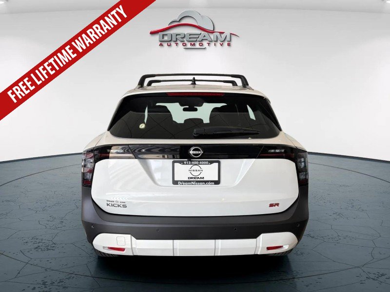 New 2026 Nissan Kicks SR w/ Cold Weather Package FWD image 17