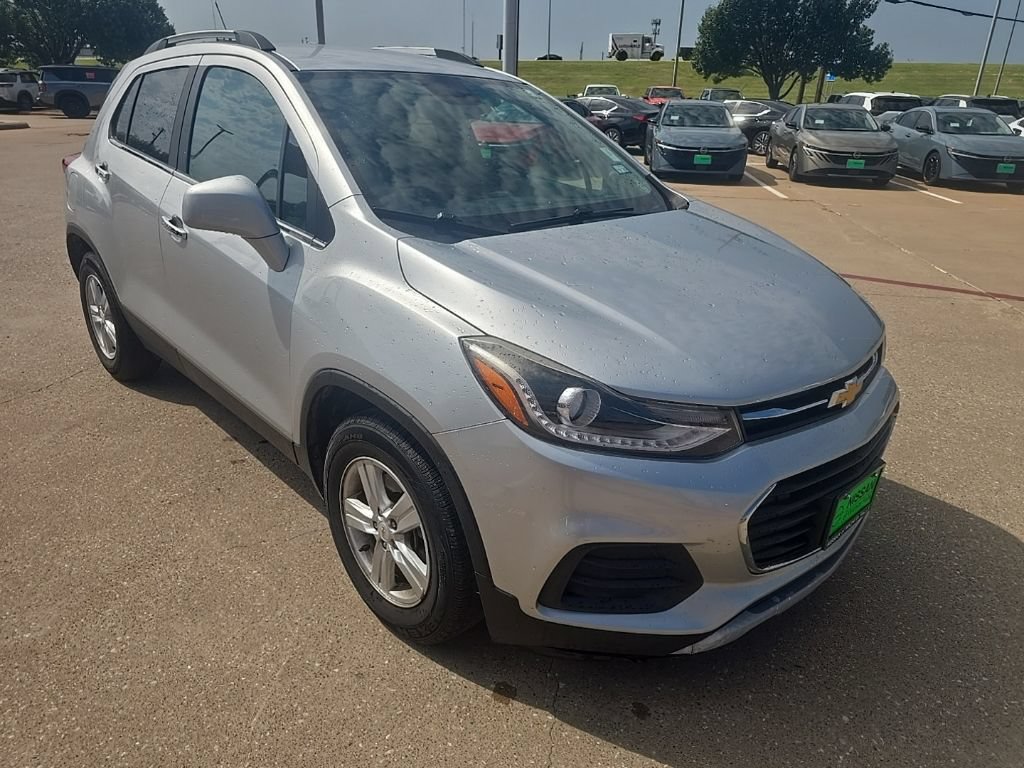 Used 2017 Chevrolet Trax LT w/ LT Convenience Package FWD image 7