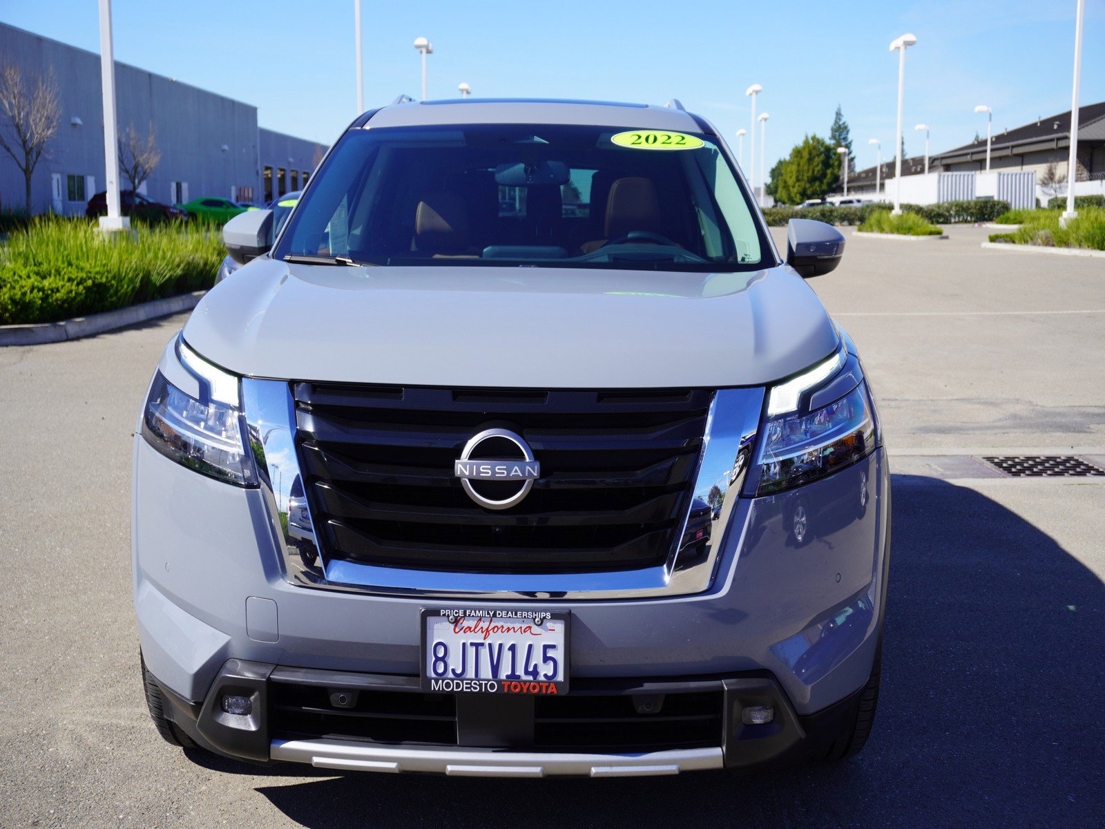 Used 2022 Nissan Pathfinder Platinum w/ Cargo Package image 6