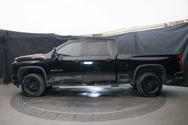 Used 2022 Chevrolet Silverado 2500 LTZ w/ LTZ Premium Package image 9