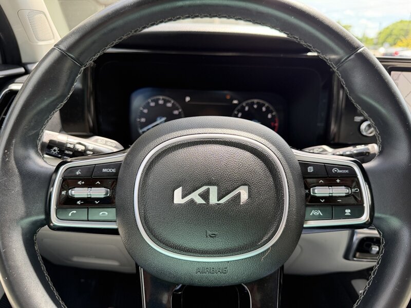 Used 2023 Kia Sorento SX FWD image 22
