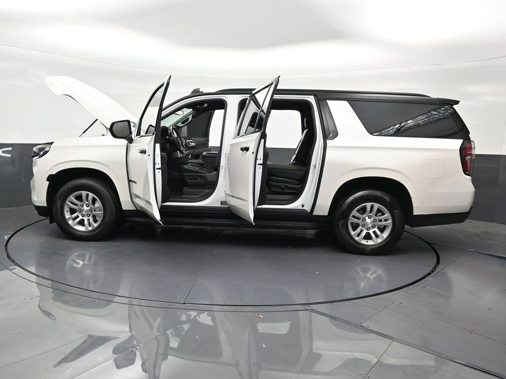 Used 2021 Chevrolet Suburban LS RWD image 34
