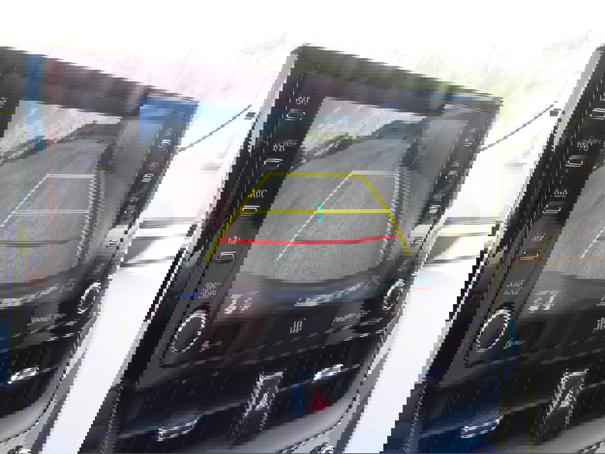 Used 2022 Toyota Corolla Cross XLE image 24