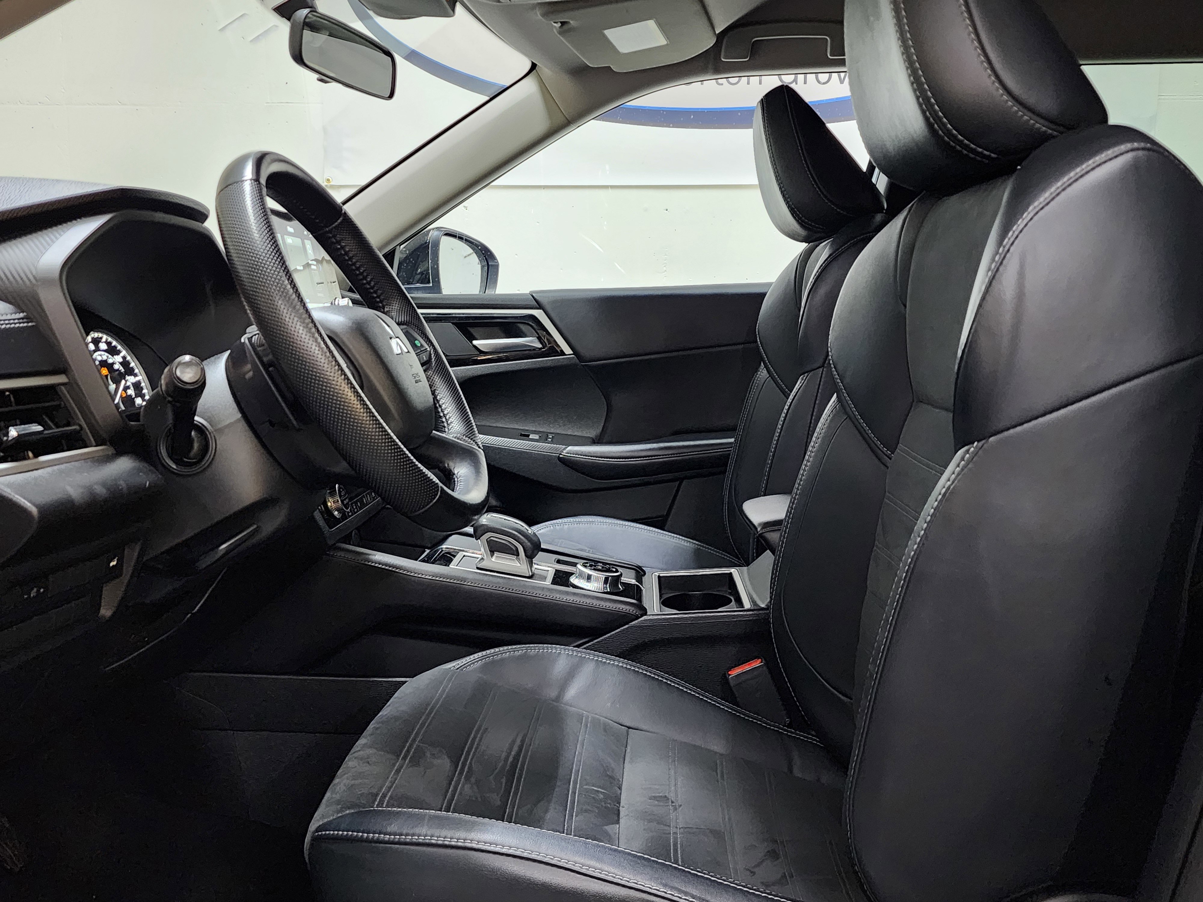 Used 2022 Mitsubishi Outlander SE image 14