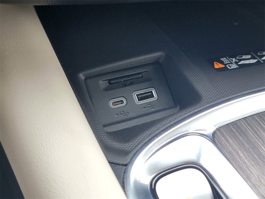 Used 2023 Buick Enclave Avenir w/ Avenir Technology Package image 31