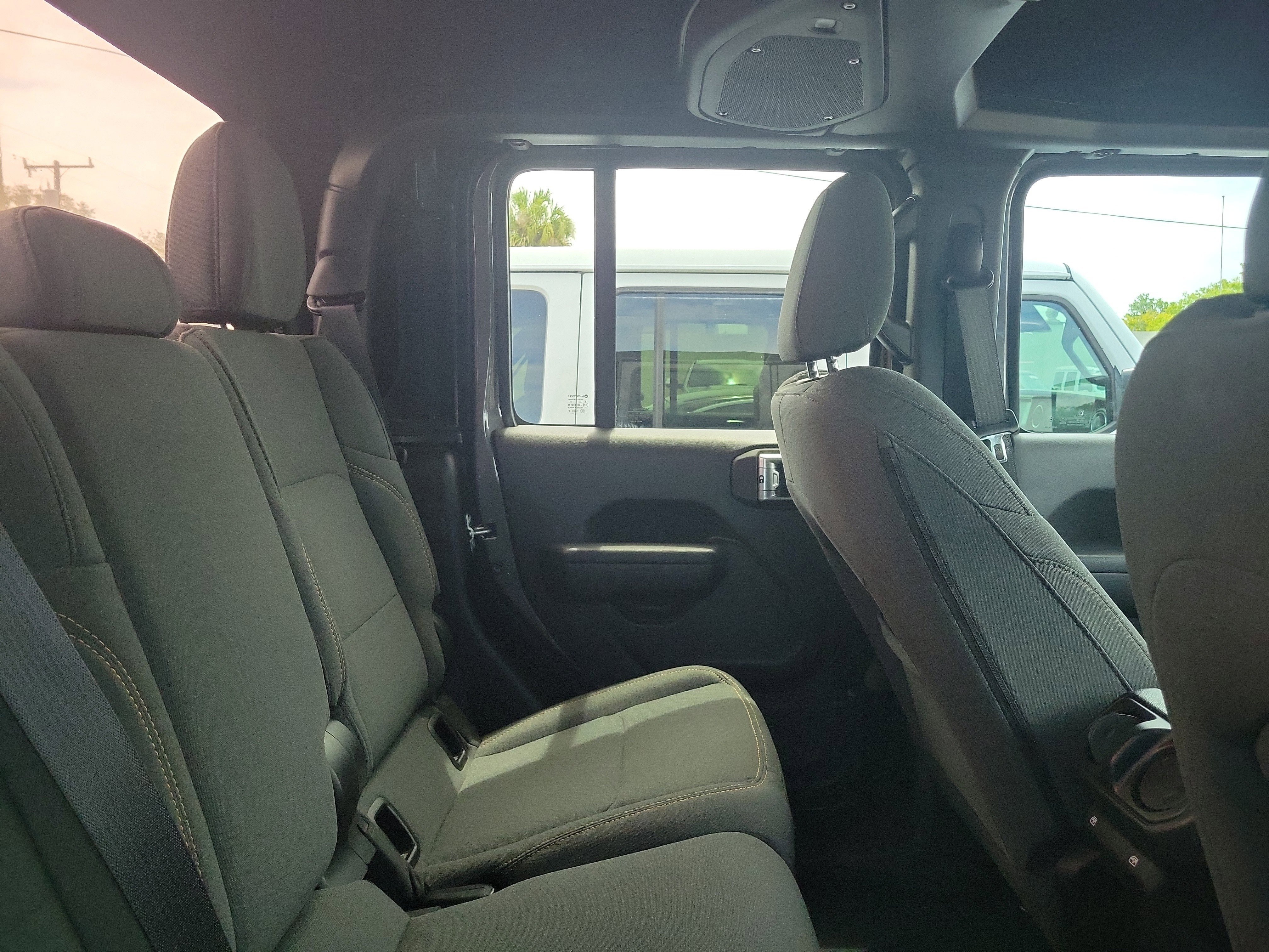 Used 2024 Jeep Gladiator Sport AWD/4WD image 10
