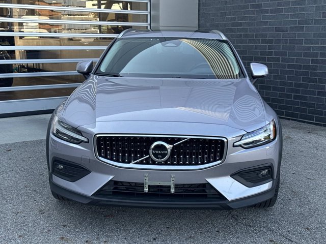 Used 2026 Volvo V60 B5 Cross Country Ultra w/ Climate Package AWD/4WD image 2