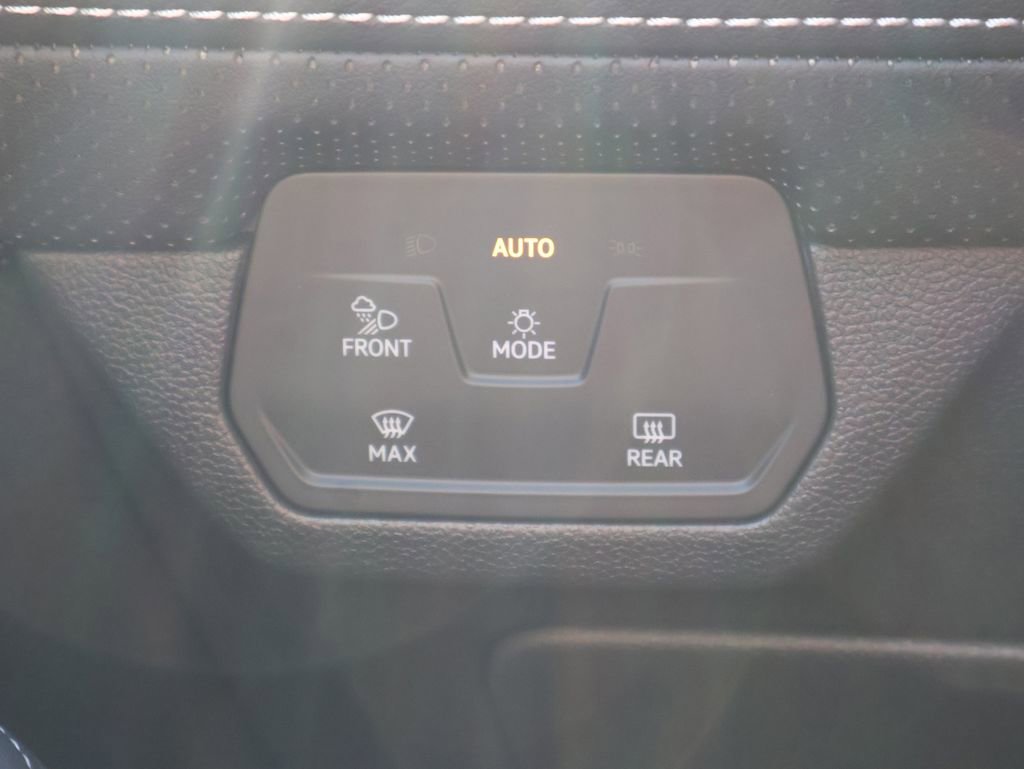 New 2026 Volkswagen Atlas SE image 37